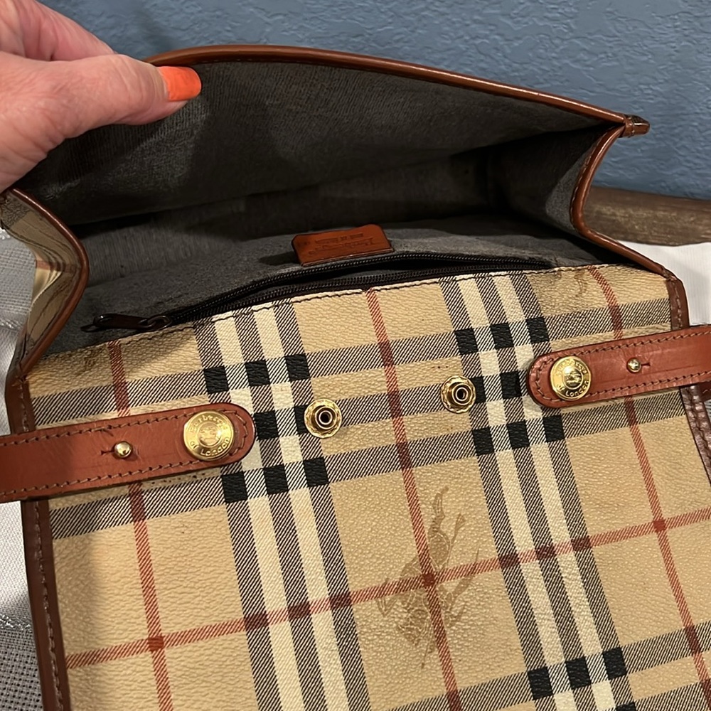 Vintage Burberry Tan and Brown Check Clutch - Picture 8 of 16